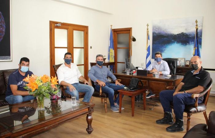 Συνάντηση Δημάρχου Χανίων, Π.Σημανδηράκη με μέλη της Ένωσης Προσωπικού Λιμενικού Σώματος Δυτικής Κρήτης