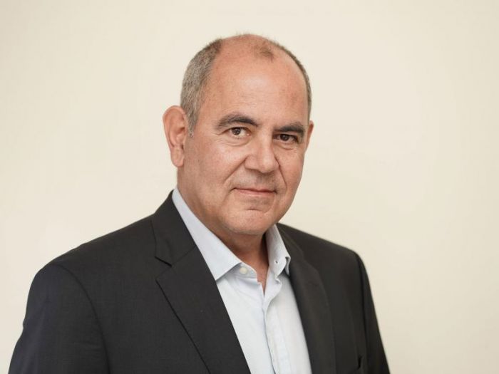 &Omicron; &Beta;&alpha;&sigma;ί&lambda;&eta;&sigmaf; &Delta;&iota;&gamma;&alpha;&lambda;ά&kappa;&eta;&sigmaf; &gamma;&iota;&alpha; &tau;&eta;&nu; &chi;&rho;&epsilon;&omicron;&kappa;&omicron;&pi;ί&alpha; &tau;&omicron;&upsilon; Thomas Cook