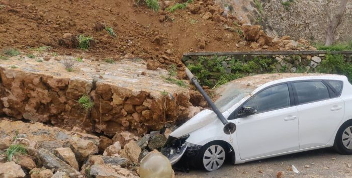 &Kappa;&alpha;&tau;έ&rho;&rho;&epsilon;&upsilon;&sigma;&epsilon; &mu;&epsilon;&gamma;ά&lambda;&omicron; &tau;&mu;ή&mu;&alpha; &tau;&omicron;&upsilon; &epsilon;&pi;&iota;&pi;&rho;&omicron;&mu;&alpha;&chi;ώ&nu;&alpha; &Alpha;&gamma;ί&omicron;&upsilon; &Delta;&eta;&mu;&eta;&tau;&rho;ί&omicron;&upsilon;.