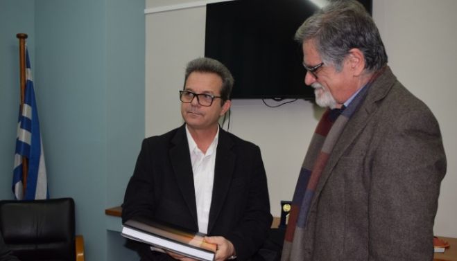 &Omicron; &Delta;ή&mu;&omicron;&sigmaf; &Alpha;&gamma;.&Nu;&iota;&kappa;&omicron;&lambda;ά&omicron;&upsilon; "&sigma;&tau;&rho;έ&phi;&epsilon;&iota; &tau;&omicron; &beta;&lambda;έ&mu;&mu;&alpha; &tau;&omicron;&upsilon;" &sigma;&tau;&omicron;&nu; &alpha;&theta;&lambda;&eta;&tau;&iota;&kappa;ό &tau;&omicron;&upsilon;&rho;&iota;&sigma;&mu;ό