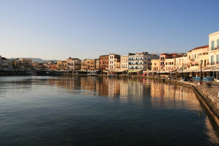 Διάλογο ζητούν οι επαγγελματίες για το Παλιό Λιμάνι