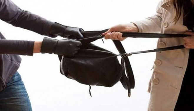 &Delta;&upsilon;&omicron; &alpha;&nu;ή&lambda;&iota;&kappa;&omicron;&iota; &omicron;&iota; &tau;&sigma;&alpha;&nu;&tau;ά&kappa;&eta;&delta;&epsilon;&sigmaf; &sigma;&tau;&eta;&nu; &Nu;έ&alpha; &Chi;ώ&rho;&alpha; &sigma;&tau;&alpha; &Chi;&alpha;&nu;&iota;ά