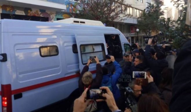 &Delta;&iota;&epsilon;&kappa;ό&pi;&eta; &pi;&rho;&iota;&nu; &alpha;&rho;&chi;ί&sigma;&epsilon;&iota;, &eta; &delta;ί&kappa;&eta; &gamma;&iota;&alpha; &tau;&eta;&nu; &pi;&omicron;&lambda;ύ&kappa;&rho;&omicron;&tau;&eta; &upsilon;&pi;ό&theta;&epsilon;&sigma;&eta; &alpha;&pi;&alpha;&gamma;&omega;&gamma;ή&sigmaf; &tau;&omicron;&upsilon; &Mu;. &Lambda;&epsilon;&mu;&pi;&iota;&delta;ά&kappa;&eta;