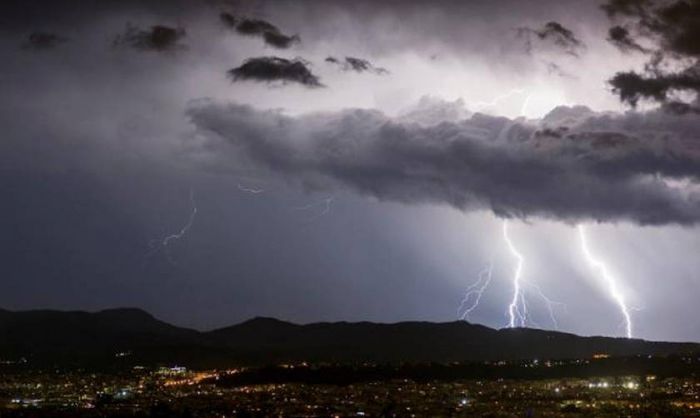 Έ&kappa;&tau;&alpha;&kappa;&tau;&omicron; &delta;&epsilon;&lambda;&tau;ί&omicron; &epsilon;&pi;&iota;&delta;&epsilon;ί&nu;&omega;&sigma;&eta;&sigmaf; &tau;&omicron;&upsilon; &kappa;&alpha;&iota;&rho;&omicron;ύ