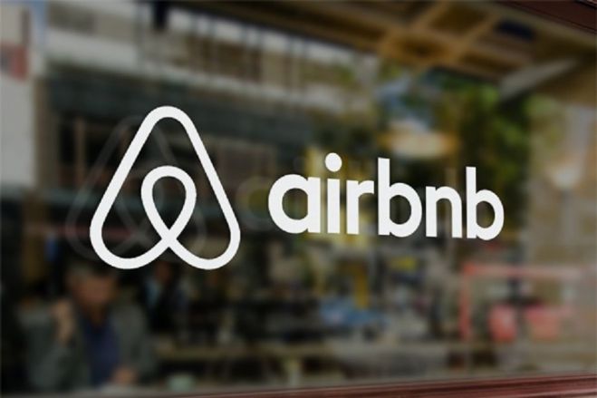 &Pi;&omicron;&iota;&omicron;&iota; &kappa;&iota;&nu;&delta;&upsilon;&nu;&epsilon;ύ&omicron;&upsilon;&nu; &mu;&epsilon; &alpha;&pi;&omicron;&beta;&omicron;&lambda;ή &alpha;&pi;ό &tau;&omicron; Airbnb