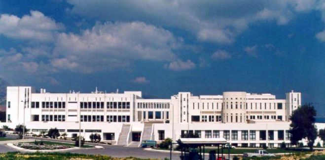 &Alpha;&nu;ά&mu;&epsilon;&sigma;&alpha; &sigma;&epsilon; &Nu;&omicron;&mu;&pi;&epsilon;&lambda;ί&sigma;&tau;&epsilon;&sigmaf; 3 &phi;&omicron;&iota;&tau;&eta;&tau;έ&sigmaf; &tau;&omicron;&upsilon; &Pi;&alpha;&nu;&epsilon;&pi;&iota;&sigma;&tau;&eta;&mu;ί&omicron;&upsilon; &Kappa;&rho;ή&tau;&eta;&sigmaf;