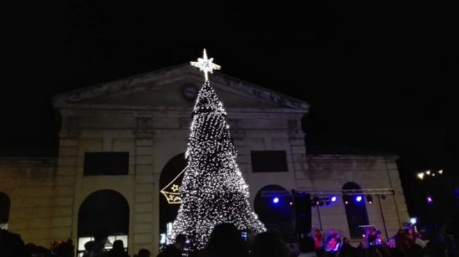 Ά&nu;&alpha;&psi;&epsilon; &tau;&omicron; &Chi;&rho;&iota;&sigma;&tau;&omicron;&upsilon;&gamma;&epsilon;&nu;&nu;&iota;ά&tau;&iota;&kappa;&omicron; &delta;έ&nu;&tau;&rho;&omicron; &tau;&omicron;&upsilon; &Delta;ή&mu;&omicron;&upsilon; &Chi;&alpha;&nu;ί&omega;&nu;