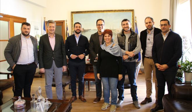 &Sigma;&upsilon;&nu;ά&nu;&tau;&eta;&sigma;&eta; &Delta;ή&mu;&alpha;&rho;&chi;&omicron;&upsilon; &Chi;&alpha;&nu;ί&omega;&nu; &mu;&epsilon; Έ&nu;&omega;&sigma;&eta; &xi;&epsilon;&nu;&omicron;&delta;ό&chi;&omega;&nu; &Chi;&alpha;&nu;ί&omega;&nu;