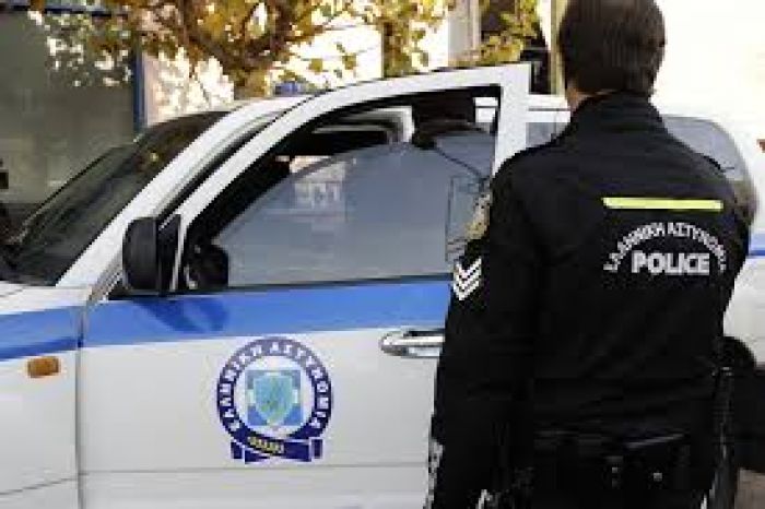 &Pi;&alpha;&rho;ά&delta;&omicron;&theta;&eta;&kappa;&epsilon; &omicron; &delta;&rho;ά&sigma;&tau;&eta;&sigmaf; &tau;&eta;&sigmaf; &delta;&omicron;&lambda;&omicron;&phi;&omicron;&nu;ί&alpha;&sigmaf; &tau;&omicron;&upsilon; 73&chi;&rho;&omicron;&nu;&omicron;&upsilon;