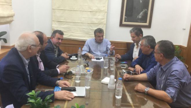 &Sigma;&epsilon; &kappa;&omicron;&iota;&nu;ή &theta;έ&sigma;&eta; &Pi;&epsilon;&rho;&iota;&phi;&epsilon;&rho;&epsilon;&iota;ά&rho;&chi;&eta;&sigmaf; &kappa;&alpha;&iota; &Delta;ή&mu;&alpha;&rho;&chi;&omicron;&iota; &gamma;&iota;&alpha; &tau;&eta;&nu; &kappa;&iota;&nu;&eta;&tau;&iota;&kappa;ό&tau;&eta;&tau;&alpha;
