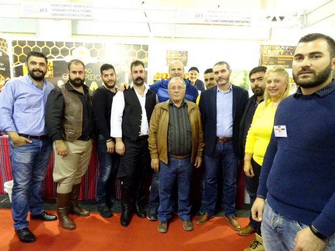 &Sigma;&upsilon;&mu;&mu;&epsilon;&tau;&omicron;&chi;ή &tau;&eta;&sigmaf; &Pi;&epsilon;&rho;&iota;&phi;έ&rho;&epsilon;&iota;&alpha;&sigmaf; &Kappa;&rho;ή&tau;&eta;&sigmaf; &sigma;&tau;&omicron; 10&omicron; &Phi;&epsilon;&sigma;&tau;&iota;&beta;ά&lambda; &Epsilon;&lambda;&lambda;&eta;&nu;&iota;&kappa;&omicron;ύ &Mu;&epsilon;&lambda;&iota;&omicron;ύ &kappa;&alpha;&iota; &Pi;&rho;&omicron;ϊό&nu;&tau;&omega;&nu; &Mu;έ&lambda;&iota;&sigma;&sigma;&alpha;&sigmaf;