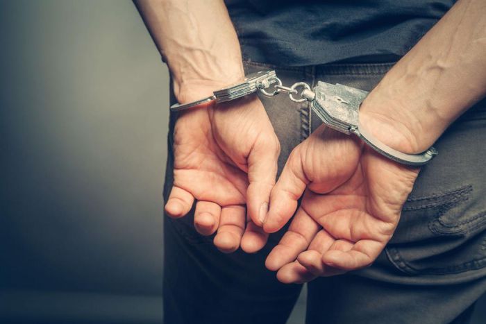&Xi;ή&lambda;&omega;&sigma;&alpha;&nu; &tau;&rho;&epsilon;&iota;&sigmaf; &pi;ό&rho;&tau;&epsilon;&sigmaf; &alpha;&lambda;&omicron;&upsilon;&mu;&iota;&nu;ί&omicron;&upsilon; &kappa;&alpha;&iota; &sigma;&tau;&eta; &sigma;&upsilon;&nu;έ&chi;&epsilon;&iota;&alpha; &tau;&iota;&sigmaf; &pi;&omicron;ύ&lambda;&eta;&sigma;&alpha;&nu;