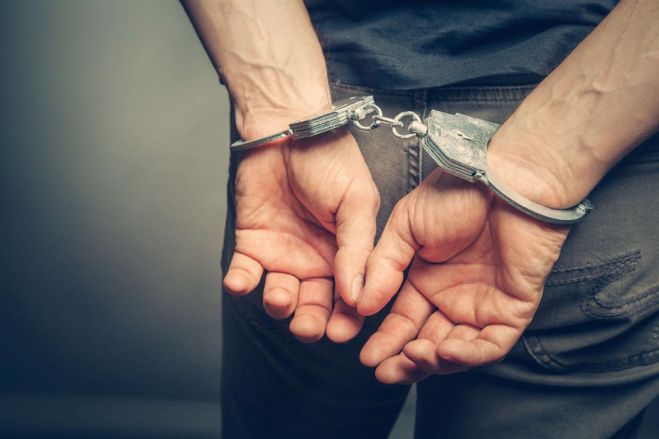 &Xi;ή&lambda;&omega;&sigma;&alpha;&nu; &tau;&rho;&epsilon;&iota;&sigmaf; &pi;ό&rho;&tau;&epsilon;&sigmaf; &alpha;&lambda;&omicron;&upsilon;&mu;&iota;&nu;ί&omicron;&upsilon; &kappa;&alpha;&iota; &sigma;&tau;&eta; &sigma;&upsilon;&nu;έ&chi;&epsilon;&iota;&alpha; &tau;&iota;&sigmaf; &pi;&omicron;ύ&lambda;&eta;&sigma;&alpha;&nu;