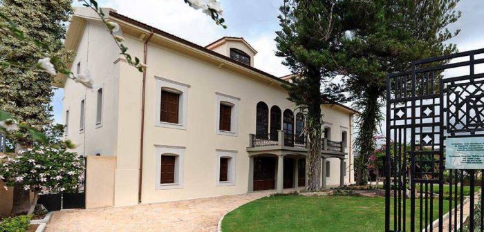 &Epsilon;&pi;&alpha;&nu;&alpha;&lambda;&epsilon;&iota;&tau;&omicron;&upsilon;&rho;&gamma;ί&alpha; &tau;&omega;&nu; &Mu;&omicron;&upsilon;&sigma;&epsilon;ί&omega;&nu; &tau;&omicron;&upsilon; &Epsilon;&lambda;&epsilon;&upsilon;&theta;&epsilon;&rho;ί&omicron;&upsilon; &Beta;&epsilon;&nu;&iota;&zeta;έ&lambda;&omicron;&upsilon;