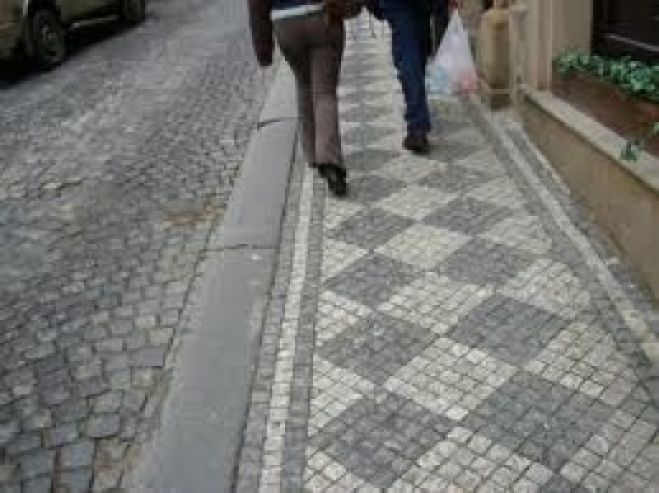 &Nu;έ&alpha; &pi;&epsilon;&zeta;&omicron;&delta;&rho;ό&mu;&iota;&alpha;  &laquo; έ&rho;&chi;&omicron;&nu;&tau;&alpha;&iota;&raquo; &sigma;&tau;&alpha; &Chi;&alpha;&nu;&iota;ά