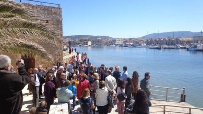 &Pi;&rho;ό&gamma;&rho;&alpha;&mu;&mu;&alpha; &xi;&epsilon;&nu;&alpha;&gamma;ή&sigma;&epsilon;&omega;&nu; &Delta;ή&mu;&omicron;&upsilon; &Chi;&alpha;&nu;ί&omega;&nu;: &ldquo;&Gamma;&nu;&omega;&rho;ί&zeta;&omega; &kappa;&alpha;&iota; &sigma;έ&beta;&omicron;&mu;&alpha;&iota; &tau;&eta;&nu; &pi;ό&lambda;&eta; &mu;&omicron;&upsilon;&rdquo;