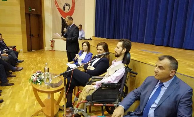 &Nu;&tau;. &Mu;&pi;&alpha;&kappa;&omicron;&gamma;&iota;ά&nu;&nu;&eta;: &laquo;&Sigma;&alpha;&nu; &Chi;&alpha;&nu;&iota;ώ&tau;&eta;&sigmaf; &omicron; &Pi;&rho;ό&epsilon;&delta;&rho;&omicron;&sigmaf; &tau;&eta;&sigmaf; &Nu;&Delta; έ&chi;&epsilon;&iota; &delta;&iota;&kappa;&alpha;ί&omega;&mu;&alpha; &nu;&alpha; έ&chi;&epsilon;&iota; ά&pi;&omicron;&psi;&eta; &gamma;&iota;&alpha; &tau;&omicron; &Delta;ή&mu;&omicron;&raquo;