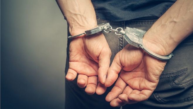 &Pi;&alpha;&rho;ί&sigma;&tau;&alpha;&nu;&epsilon; &tau;&omicron;&nu; &alpha;&sigma;&tau;&upsilon;&nu;&omicron;&mu;&iota;&kappa;ό &kappa;&alpha;&iota; έ&kappa;&lambda;&epsilon;&beta;&epsilon; &pi;&omicron;&lambda;ί&tau;&epsilon;&sigmaf; &sigma;&tau;&eta;&nu; &Iota;&epsilon;&rho;ά&pi;&epsilon;&tau;&rho;&alpha;.