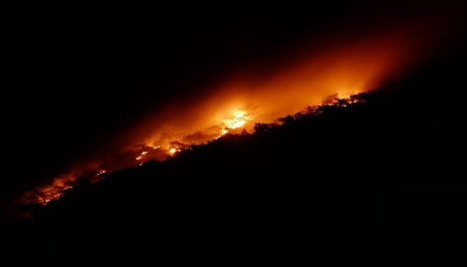 Από τύχη δεν κινδύνευσαν σπίτια από φωτιά τα μεσάνυχτα στον Αποκόρωνα