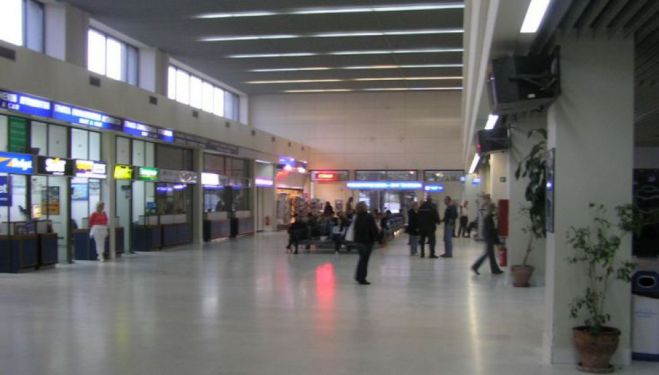 Έμειναν εγκλωβισμένοι στο αεροδρόμιο λόγω προβλήματος στο αεροσκάφος