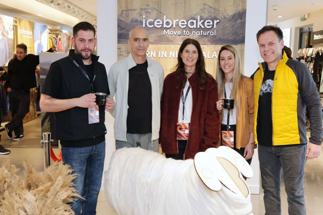 H Ιcebreaker για πρώτη φορά στην Ελλάδα στο πολυκατάστημα attica City Link!