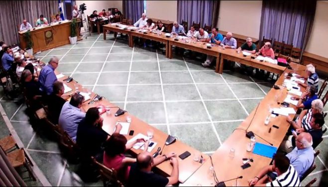 Ενστάσεις και βαρείς χαρακτηρισμοί στο δημοτικό συμβούλιο για το προσφυγικό