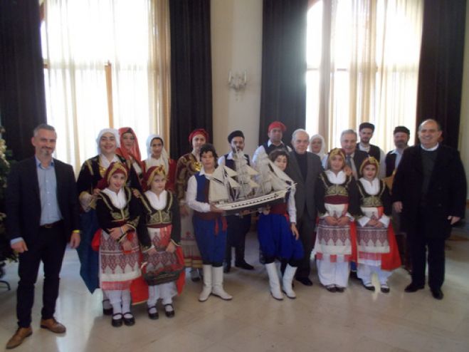 &Pi;&alpha;&rho;&alpha;&delta;&omicron;&sigma;&iota;&alpha;&kappa;ά &Chi;&rho;&iota;&sigma;&tau;&omicron;&upsilon;&gamma;&epsilon;&nu;&nu;&iota;ά&tau;&iota;&kappa;&alpha; &kappa;ά&lambda;&alpha;&nu;&tau;&alpha; &sigma;&tau;&omicron; &Delta;ή&mu;&alpha;&rho;&chi;&omicron; &Eta;&rho;&alpha;&kappa;&lambda;&epsilon;ί&omicron;&upsilon; &Beta;&alpha;&sigma;ί&lambda;&eta; &Lambda;&alpha;&mu;&pi;&rho;&iota;&nu;ό