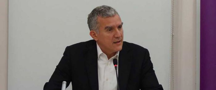 &Beta;&omicron;&lambda;&omicron;&upsilon;&delta;ά&kappa;&eta;&sigmaf; &sigma;&tau;&omicron; &Beta;&epsilon;&rho;&omicron;&lambda;ί&nu;&omicron;: &laquo;&Eta; &Epsilon;&lambda;&lambda;ά&delta;&alpha; &upsilon;&pi;&epsilon;&rho;&alpha;&sigma;&pi;ί&zeta;&epsilon;&tau;&alpha;&iota; &tau;&alpha; &sigma;ύ&nu;&omicron;&rho;ά &tau;&eta;&sigmaf;, &tau;&alpha; &omicron;&pi;&omicron;ί&alpha; &epsilon;ί&nu;&alpha;&iota; &kappa;&alpha;&iota; &sigma;ύ&nu;&omicron;&rho;&alpha; &tau;&eta;&sigmaf; &Epsilon;&upsilon;&rho;ώ&pi;&eta;&sigmaf;&raquo;.