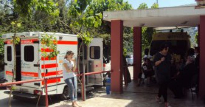 &Sigma;&tau;&alpha; &Pi;&epsilon;&rho;&iota;&phi;&epsilon;&rho;&epsilon;&iota;&alpha;&kappa;ά &Kappa;έ&nu;&tau;&rho;&alpha; &Upsilon;&gamma;&epsilon;ί&alpha;&sigmaf; &tau;&omega;&nu; &Chi;&alpha;&nu;ί&omega;&nu; &eta; &kappa;&iota;&nu;&eta;&tau;ή &mu;&omicron;&nu;ά&delta;&alpha; &tau;&omicron;&upsilon; &Alpha;&nu;&nu;&omicron;&upsilon;&sigma;ά&kappa;&epsilon;&iota;&omicron;&upsilon;