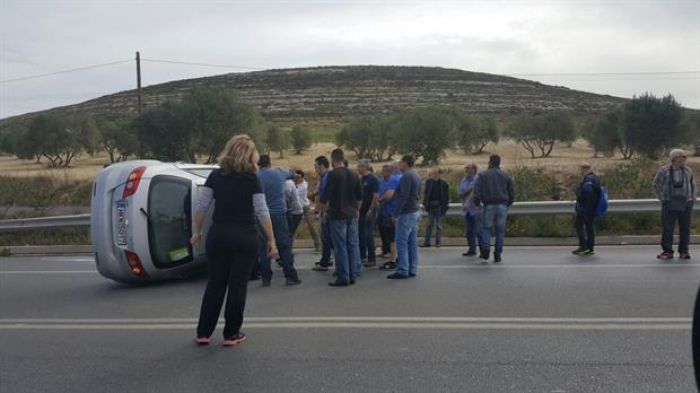 "Τούμπαρε" αυτοκίνητο στο Ηράκλειο