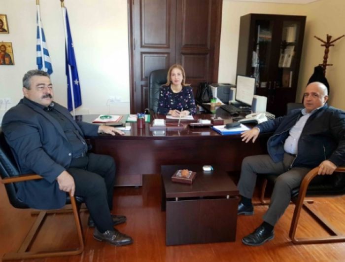 &Sigma;&upsilon;&nu;ά&nu;&tau;&eta;&sigma;&eta; &Kappa;&omicron;&zeta;&upsilon;&rho;ά&kappa;&eta; - &Kappa;&alpha;&lambda;&omicron;&gamma;&epsilon;&rho;ή &mu;&epsilon; &phi;ό&nu;&tau;&omicron; &theta;έ&mu;&alpha;&tau;&alpha; &pi;&epsilon;&rho;&iota;&beta;ά&lambda;&lambda;&omicron;&nu;&tau;&omicron;&sigmaf;