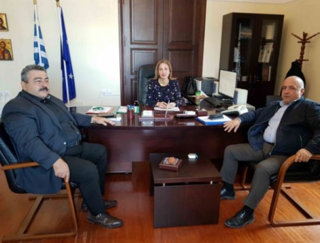 &Sigma;&upsilon;&nu;ά&nu;&tau;&eta;&sigma;&eta; &Kappa;&omicron;&zeta;&upsilon;&rho;ά&kappa;&eta; - &Kappa;&alpha;&lambda;&omicron;&gamma;&epsilon;&rho;ή &mu;&epsilon; &phi;ό&nu;&tau;&omicron; &theta;έ&mu;&alpha;&tau;&alpha; &pi;&epsilon;&rho;&iota;&beta;ά&lambda;&lambda;&omicron;&nu;&tau;&omicron;&sigmaf;