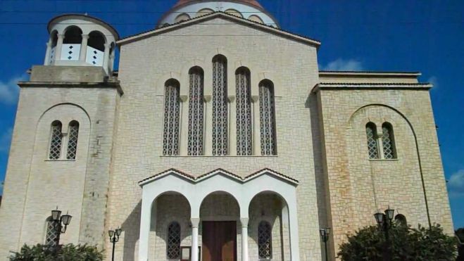 Ο Βαρθολομαίος στη λειτουργία της Κυριακής στον Ι.Ν. Πέτρου και Παύλου