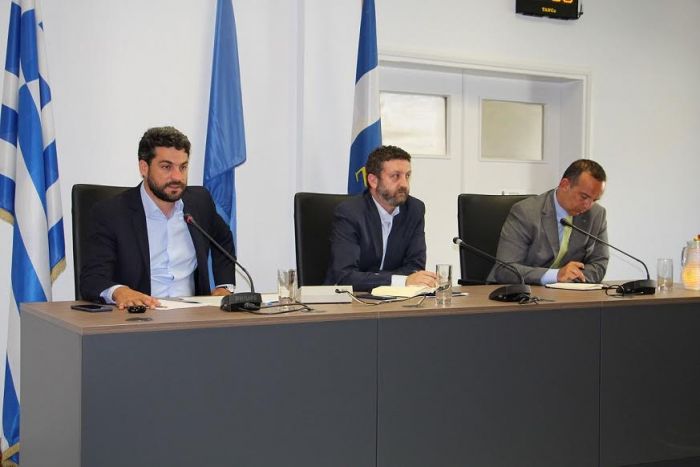 &Sigma;&upsilon;&nu;ά&nu;&tau;&eta;&sigma;&eta; &epsilon;&rho;&gamma;&alpha;&sigma;ί&alpha;&sigmaf; &sigma;&tau;&omicron; &Delta;&eta;&mu;&alpha;&rho;&chi;&epsilon;ί&omicron; &Chi;&alpha;&nu;ί&omega;&nu;