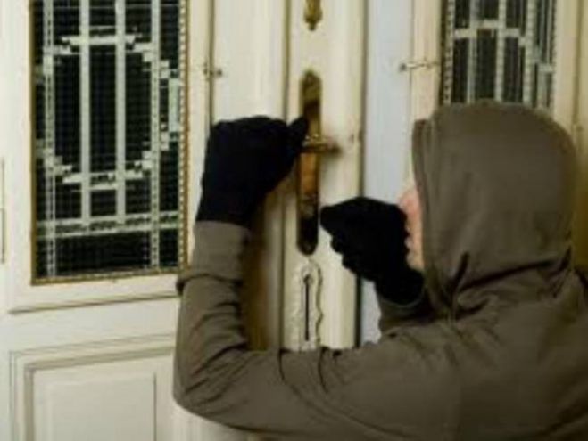Σπείρα “ρήμαζε” σπίτια και καταστήματα στο Ηράκλειο