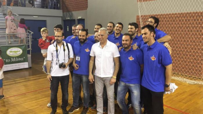 Αποθέωσαν τον Νίκο Γκάλη που βρέθηκε στα Χανιά