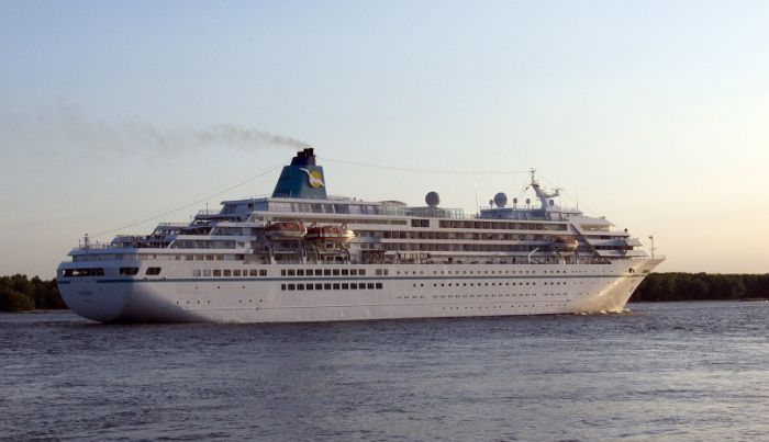 &Sigma;&tau;&omicron; &lambda;&iota;&mu;ά&nu;&iota; &tau;&eta;&sigmaf; &Sigma;&omicron;ύ&delta;&alpha;&sigmaf; έ&delta;&epsilon;&sigma;&epsilon; &epsilon;&kappa;&tau;ά&kappa;&tau;&omega;&sigmaf; &tau;&omicron; &laquo;MS AMADEA&raquo;