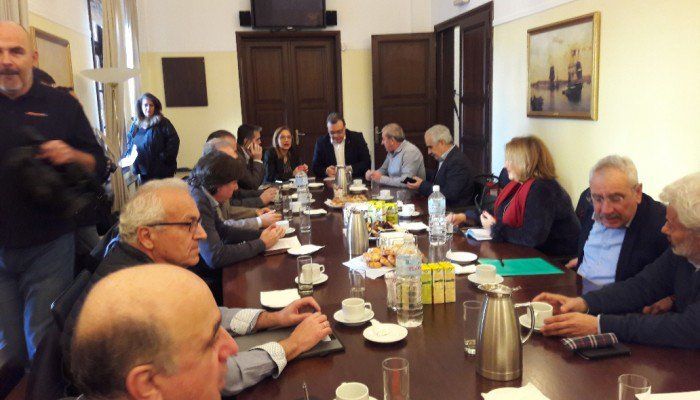 &Pi;&alpha;&rho;&omicron;&upsilon;&sigma;ί&alpha; &tau;&omicron;&upsilon; &Sigma;&omega;&kappa;&rho;ά&tau;&eta; &Phi;ά&mu;&epsilon;&lambda;&lambda;&omicron;&upsilon; &sigma;ύ&sigma;&kappa;&epsilon;&psi;&eta; &gamma;&iota;&alpha; &tau;&eta;&nu; &lambda;&epsilon;&iota;&psi;&upsilon;&delta;&rho;ί&alpha; &sigma;&tau;&eta;&nu; &Kappa;&rho;ή&tau;&eta;