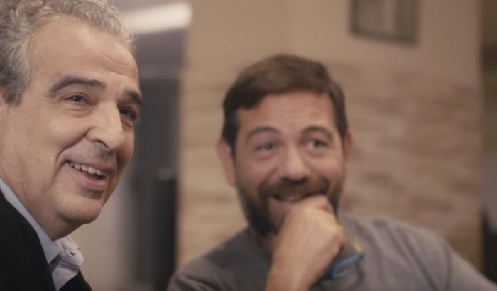 &Omicron; &gamma;&iota;&alpha;&tau;&rho;ό&sigmaf; &Nu;&tau;ί&nu;&omicron;&sigmaf; &Mu;&epsilon;&rho;&kappa;&omicron;ύ&rho;&eta;&sigmaf; &pi;&omicron;&upsilon; &epsilon;&xi;&epsilon;&tau;ά&zeta;&epsilon;&iota; &epsilon;&delta;ώ &kappa;&alpha;&iota; έ&xi;&iota; &chi;&rho;ό&nu;&iota;&alpha; &delta;&omega;&rho;&epsilon;ά&nu; &tau;&omicron;&upsilon;&sigmaf; &kappa;&alpha;&tau;&omicron;ί&kappa;&omicron;&upsilon;&sigmaf; &tau;&omega;&nu; &Alpha;&nu;&omega;&gamma;&epsilon;ί&omega;&nu;
