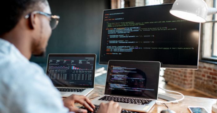 &Kappa;&omicron;&mu;&pi;&iota;&omicron;&upsilon;&tau;&epsilon;&rho;ά&delta;&epsilon;&sigmaf; &alpha;&pi;ό ό&lambda;&eta; &tau;&eta;&nu; &Epsilon;&lambda;&lambda;ά&delta;&alpha; &sigma;&tau;&eta;&nu; &Kappa;&rho;ή&tau;&eta;