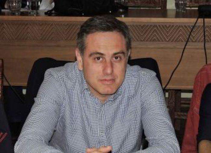 Μιχάλης Βλαχάκης: Η μπάλα στην Εξέδρα