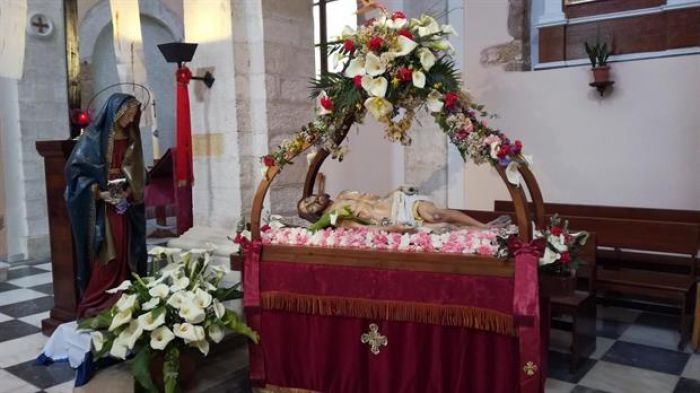 Ο ιδιαίτερος Επιτάφιος των Καθολικών στα Χανια