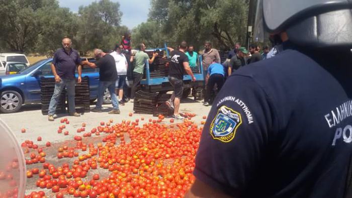&quot;Θερμή&quot; υποδοχή επεφύλαξαν στον Τσιρώνη οι αγρότες της Μεσαράς