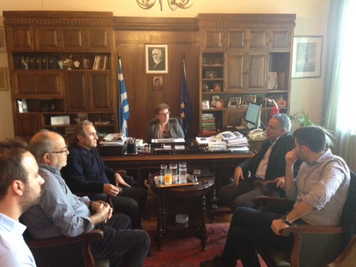 &Sigma;&upsilon;&nu;ά&nu;&tau;&eta;&sigma;&eta; &mu;&epsilon; &tau;&eta;&nu; &Alpha;&nu;&tau;&iota;&pi;&epsilon;&rho;&iota;&phi;&epsilon;&rho;&epsilon;&iota;ά&rho;&chi;&eta; &Rho;&epsilon;&theta;ύ&mu;&nu;&eta;&sigmaf; &epsilon;ί&chi;&epsilon; &sigma;ή&mu;&epsilon;&rho;&alpha; &omicron; &Gamma;&rho;&alpha;&mu;&mu;&alpha;&tau;έ&alpha;&sigmaf; &tau;&eta;&sigmaf; &Kappa;&omicron;&iota;&nu;&omicron;&beta;&omicron;&upsilon;&lambda;&epsilon;&upsilon;&tau;&iota;&kappa;ή&sigmaf; &Omicron;&mu;ά&delta;&alpha;&sigmaf; &tau;&omicron;&upsilon; &Sigma;&Upsilon;&Rho;&Iota;&Zeta;&Alpha;