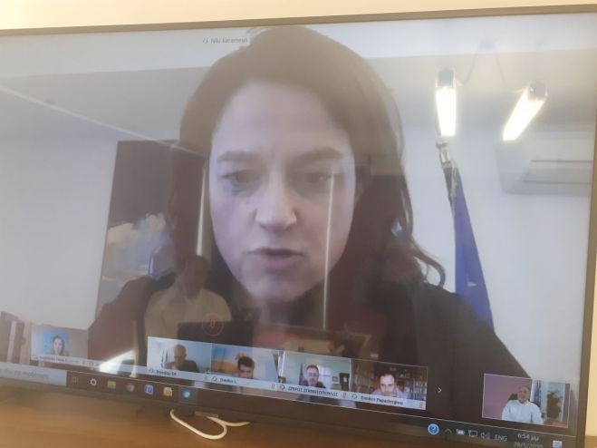 &Sigma;&epsilon; &tau;&eta;&lambda;&epsilon;&delta;&iota;ά&sigma;&kappa;&epsilon;&psi;&eta; &mu;&epsilon; &tau;&eta;&nu; &Upsilon;&pi;&omicron;&upsilon;&rho;&gamma;ό &Pi;&alpha;&iota;&delta;&epsilon;ί&alpha;&sigmaf; &omicron; &Gamma;&iota;ά&nu;&nu;&eta;&sigmaf; &Kappa;&omicron;&upsilon;&rho;ά&kappa;&eta;&sigmaf;