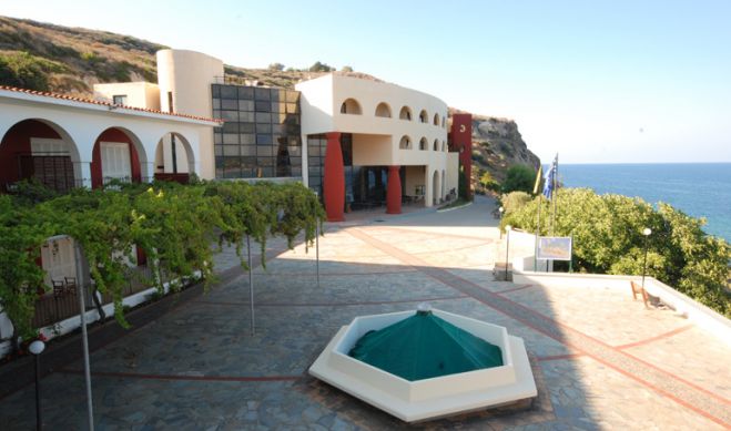 &Theta;&epsilon;&rho;&iota;&nu;ό &Sigma;&chi;&omicron;&lambda;&epsilon;ί&omicron; &mu;&epsilon; &theta;έ&mu;&alpha; &laquo;&Epsilon;&pi;&iota;&sigma;&tau;ή&mu;&eta; &kappa;&alpha;&iota; &Theta;&rho;&eta;&sigma;&kappa;&epsilon;ί&alpha;&raquo;