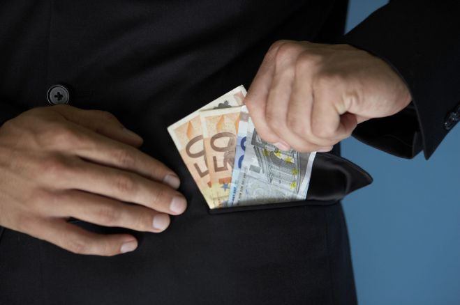 Παράγοντας παρίστανε τον επενδυτή ξαφρίζοντας 1 εκ. €