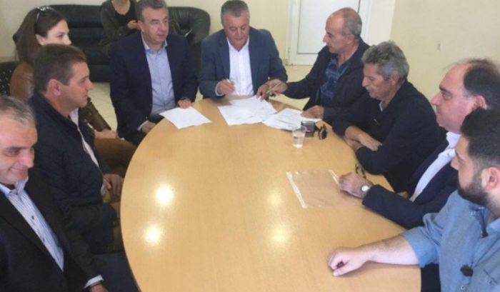 &Omicron; &Delta;ή&mu;&omicron;&sigmaf; &Mu;&iota;&nu;ώ&alpha; &Pi;&epsilon;&delta;&iota;ά&delta;&omicron;&sigmaf; &alpha;&pi;&omicron;&kappa;&tau;ά &tau;&omicron; &delta;&iota;&kappa;ό &tau;&omicron;&upsilon; &sigma;&tau;&omicron;&lambda;ί&delta;&iota;!