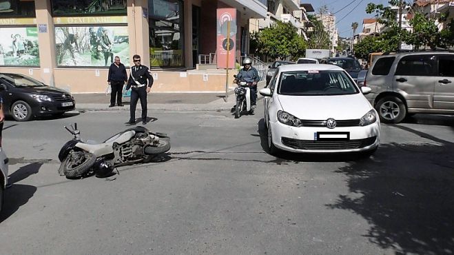 &Tau;&rho;&omicron;&chi;&alpha;ί&omicron; &mu;&epsilon; &tau;&rho;&alpha;&upsilon;&mu;&alpha;&tau;&iota;&sigma;&mu;ό &gamma;&upsilon;&nu;&alpha;ί&kappa;&alpha;&sigmaf; &sigma;&tau;&alpha; &Chi;&alpha;&nu;&iota;ά