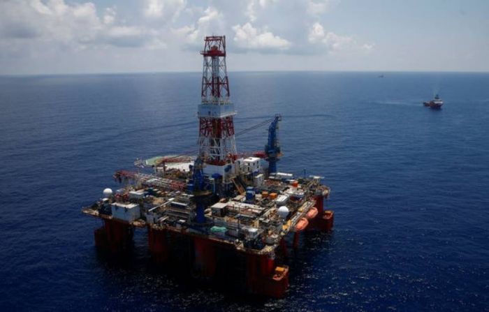 &Delta;&iota;&alpha;&mu;&alpha;&rho;&tau;&upsilon;&rho;ί&alpha; &tau;&eta;&sigmaf; Greenpeace &epsilon;&nu;ά&nu;&tau;&iota;&alpha; &sigma;&tau;&eta;&nu; &epsilon;&xi;ό&rho;&upsilon;&xi;&eta; &upsilon;&delta;&rho;&omicron;&gamma;&omicron;&nu;&alpha;&nu;&theta;&rho;ά&kappa;&omega;&nu;